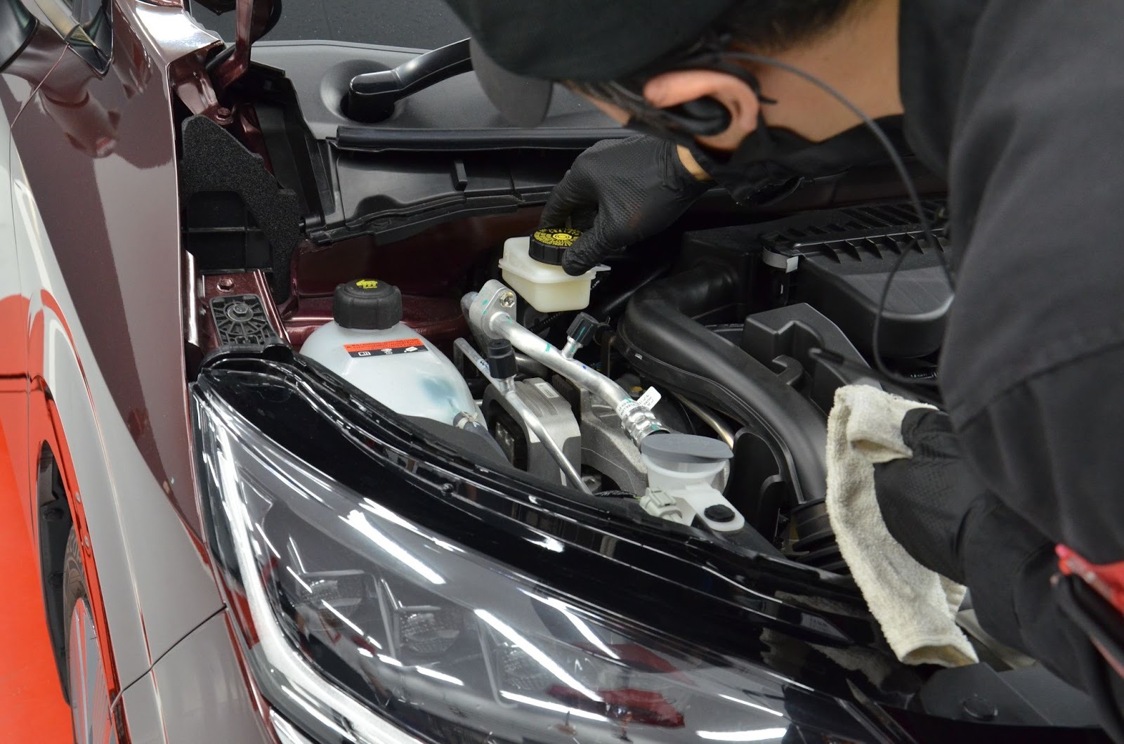 ブレーキオイルの適切な交換時期はいつ？判断基準と費用相場を解説